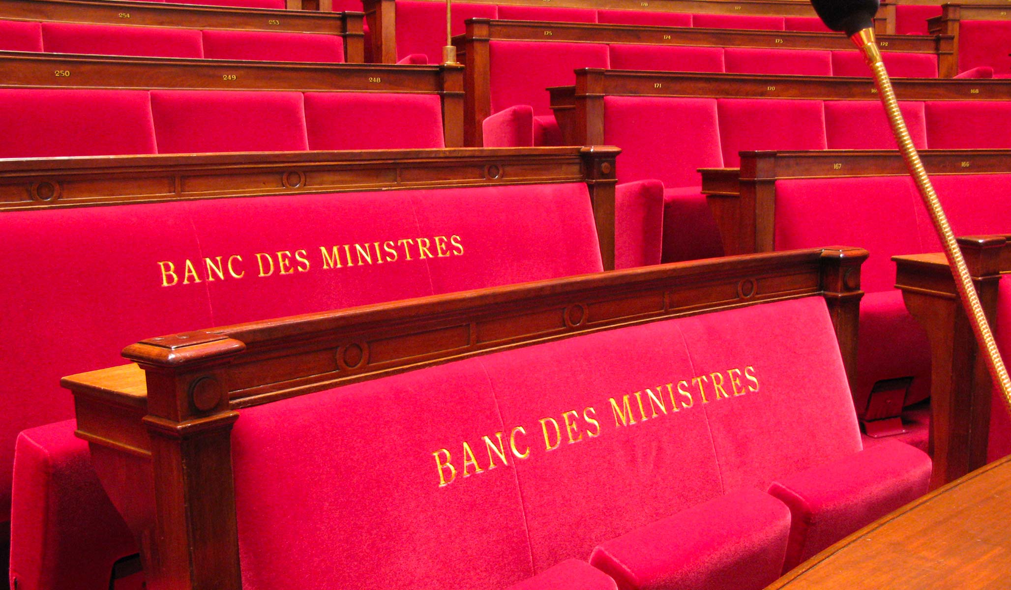 girardin soutenu par le parlement